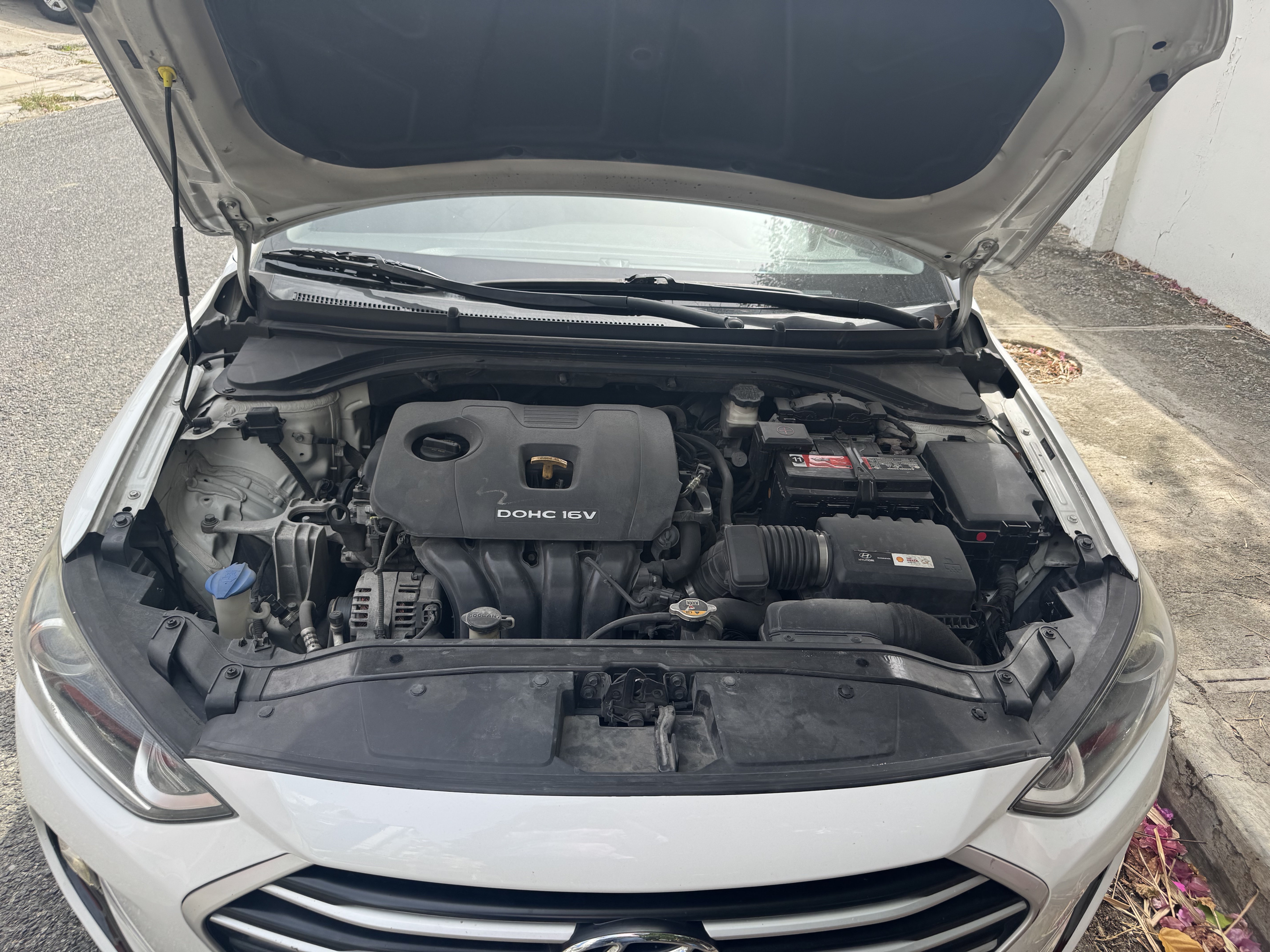 carros - Vendo Hyundai Elantra 2017, motor 2.0, Americano, Excelentes condiciones!  9