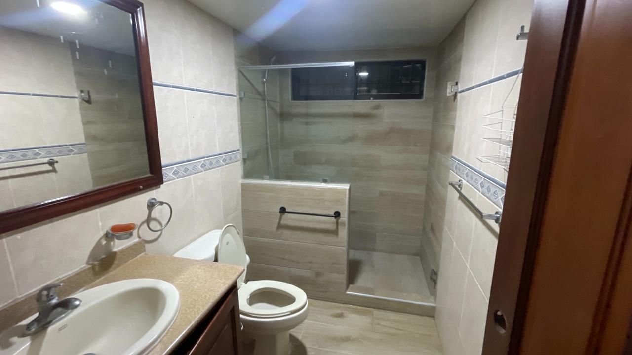 apartamentos - Venta de Apartamento clasico en Las Praderas 1piso 6