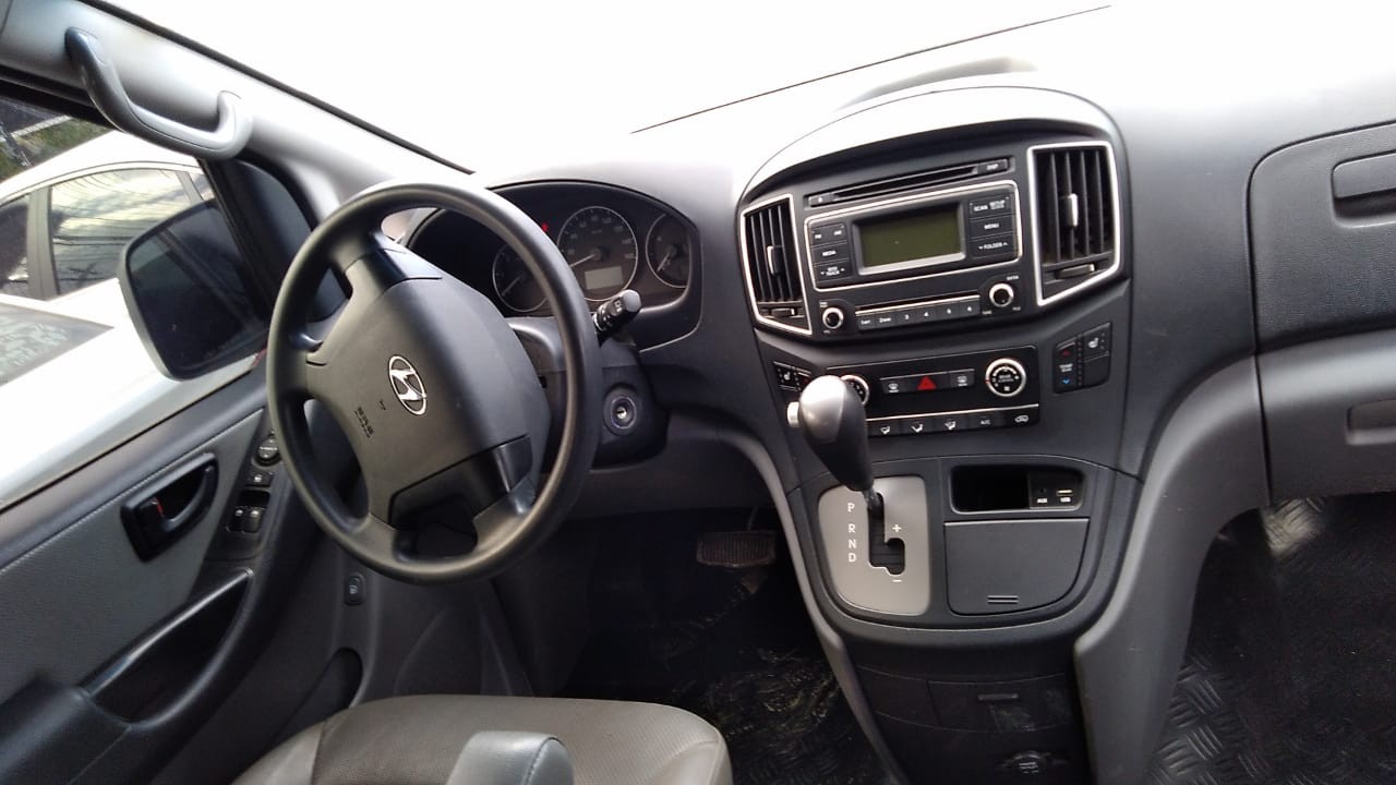 jeepetas y camionetas - HYUNDAI GRAND STAREX CAJA VIEJA 2018 GRIS  3