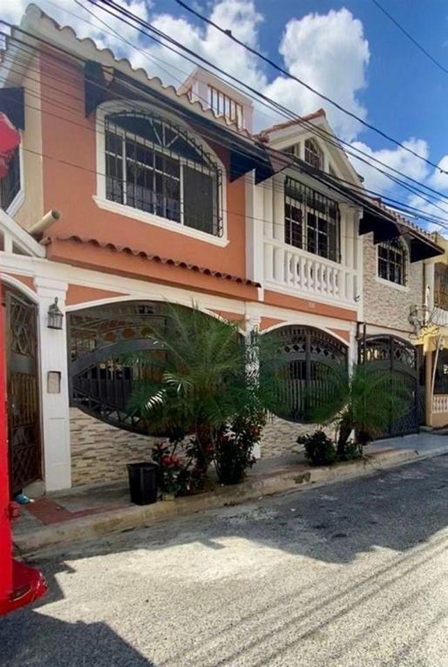 casas - De oportunidad casa de 2 niveles en residencial amelia