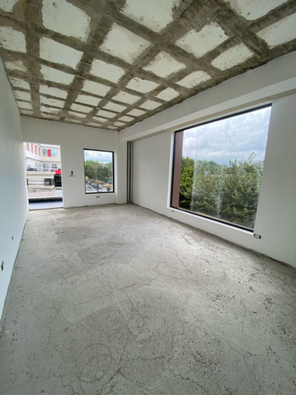 oficinas y locales comerciales - LOCALES EN VENTA, PLAZA EN MIRAFLORES 4