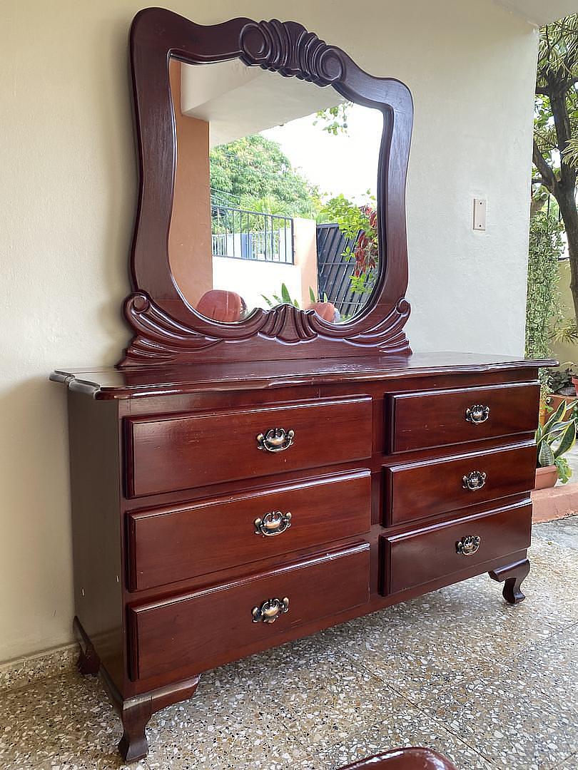 muebles y colchones - Gavetero en caoba 1