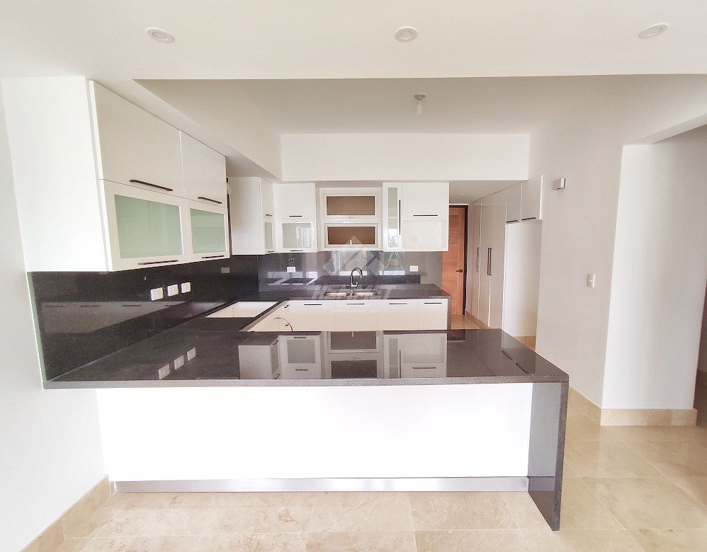 apartamentos - 7MO NIVEL DE 210 MTS2 CON GIMNASIO Y PISCINA INFINITY LA ESMERALDA SANTIAGO  6