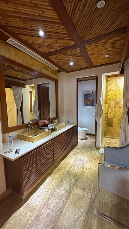 casas vacacionales y villas - Venta de Villa amueblada en cap Cana Green Village con 1500 mts zona turista  4