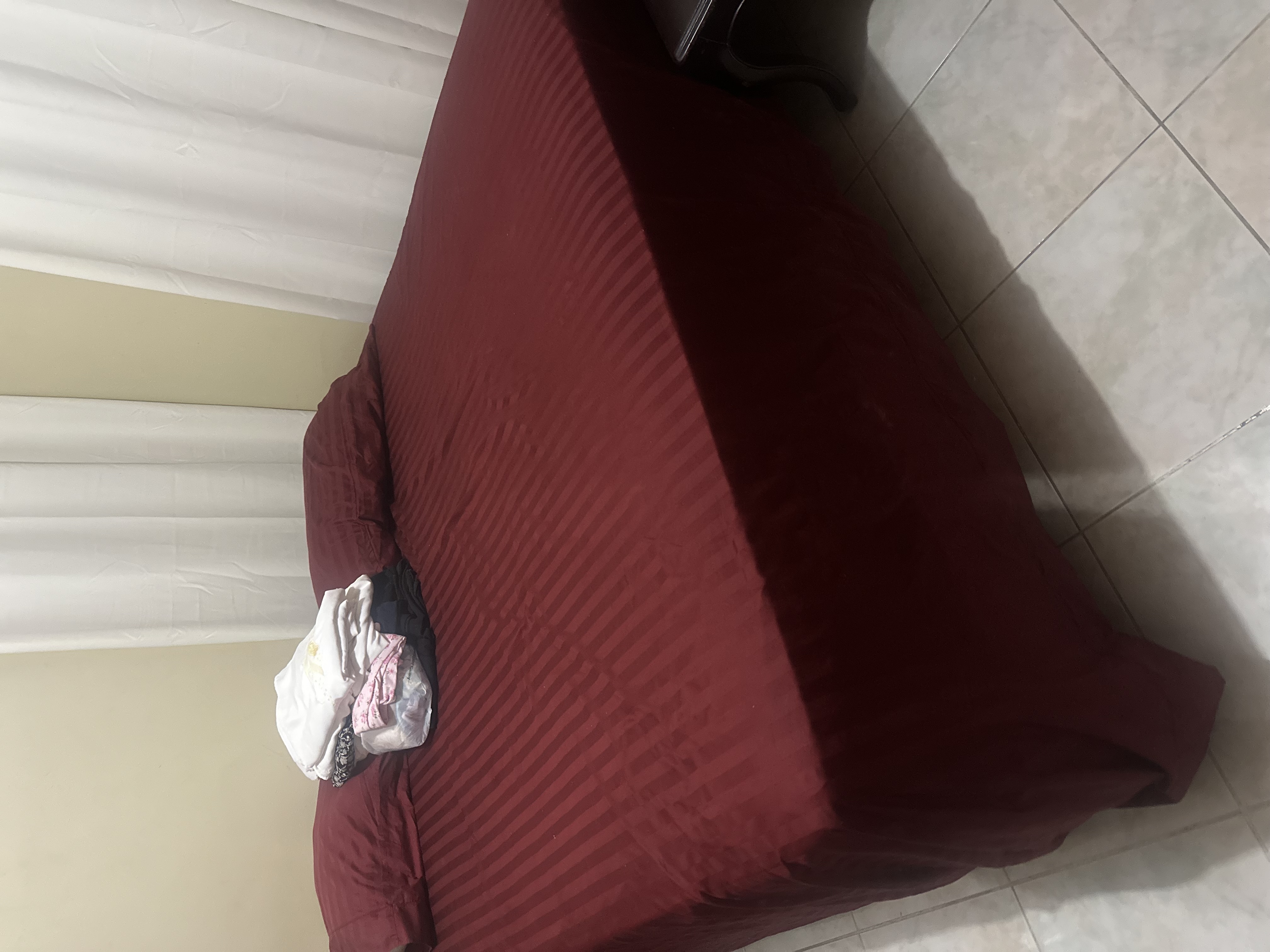 muebles y colchones - Cama King con su base  1