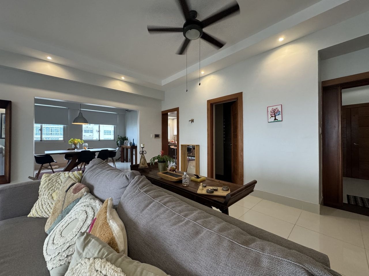 apartamentos - Bella Vista Sur en la avenida Sarasota , moderno 0