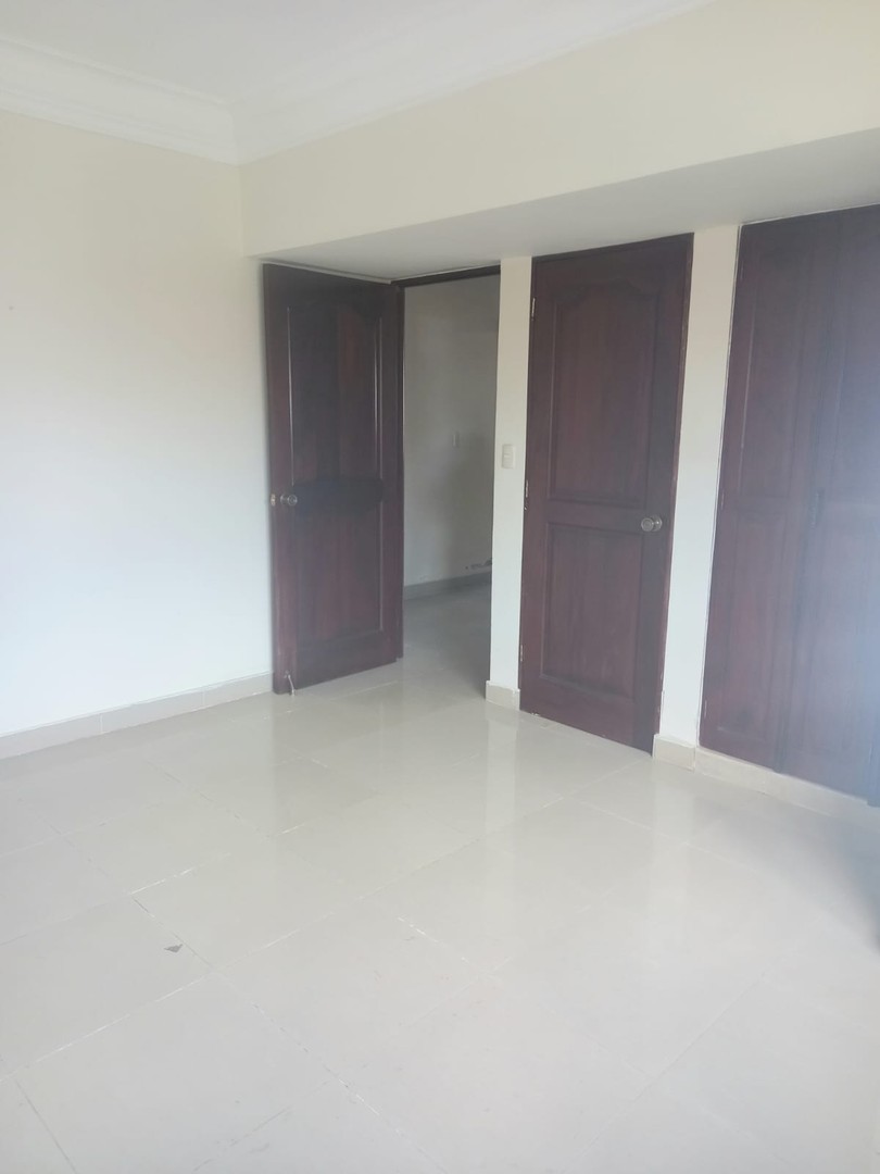 apartamentos - ALQUILO Apartamento de 215 metros en Bella vista a pocos metros de Downtown 5