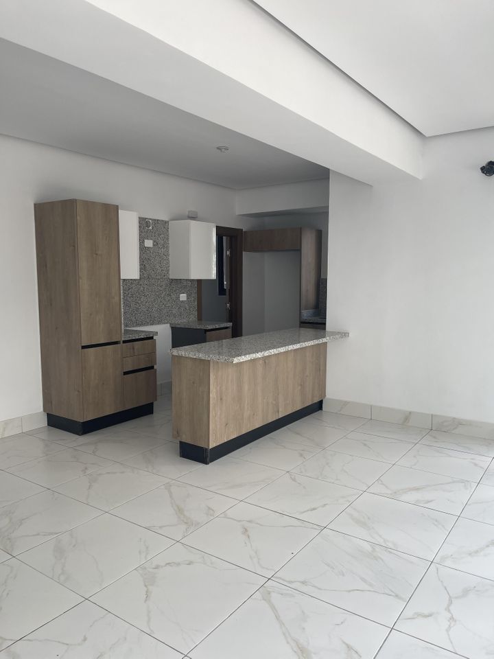 apartamentos - Apartamento en 2do nivel con terraza en Piantini  7