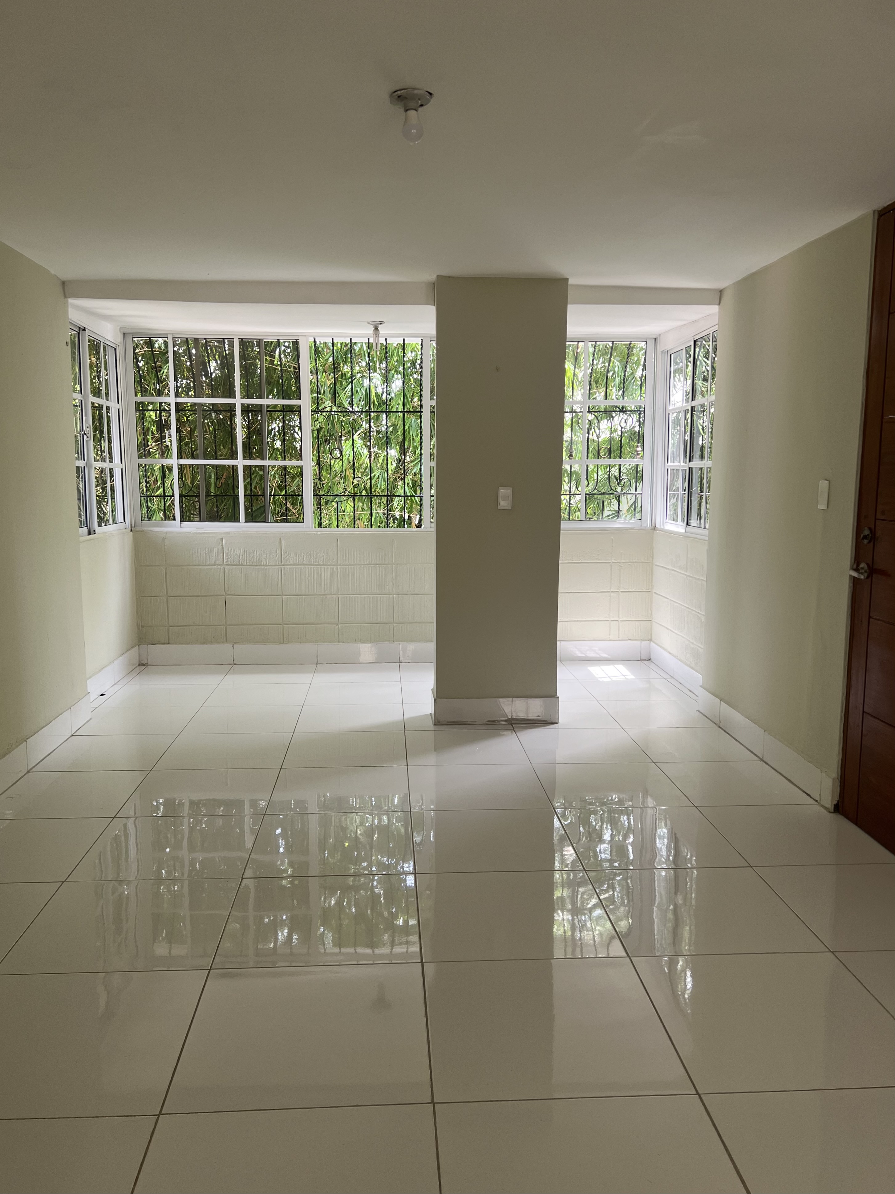 apartamentos - Alquiler de apartamento en la Urb. Fernández. 2