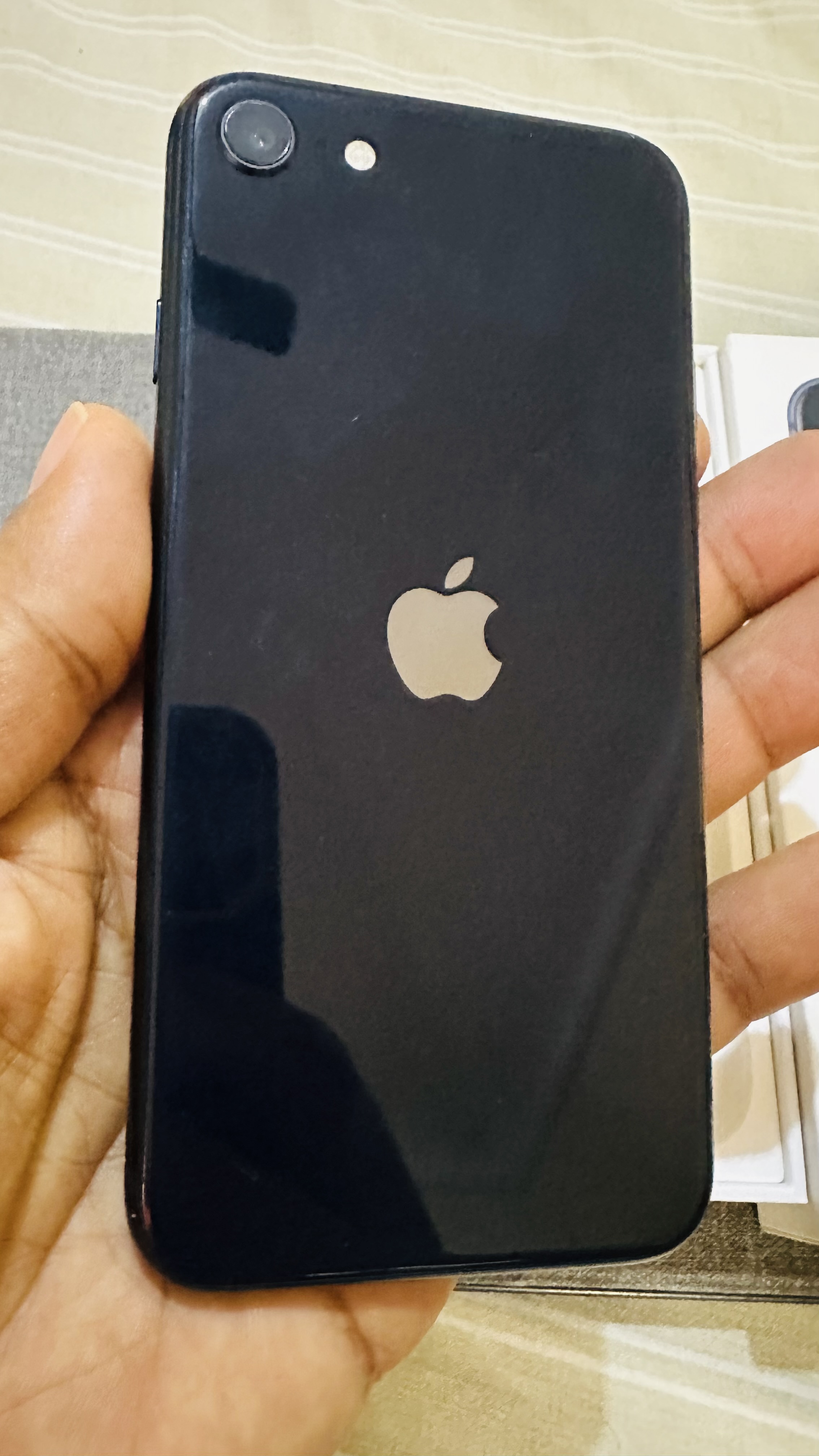 celulares y tabletas - IPHONE SE 3era GENERACION FAVTORY CLEAN 64GB 1