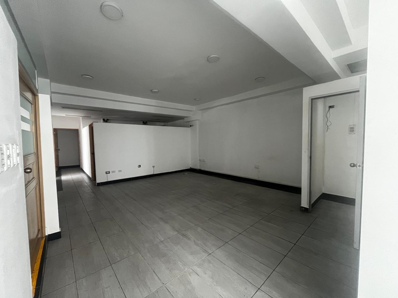 oficinas y locales comerciales - Oficina Alquiler Naco de 120 m2 – Segundo Nivel  9