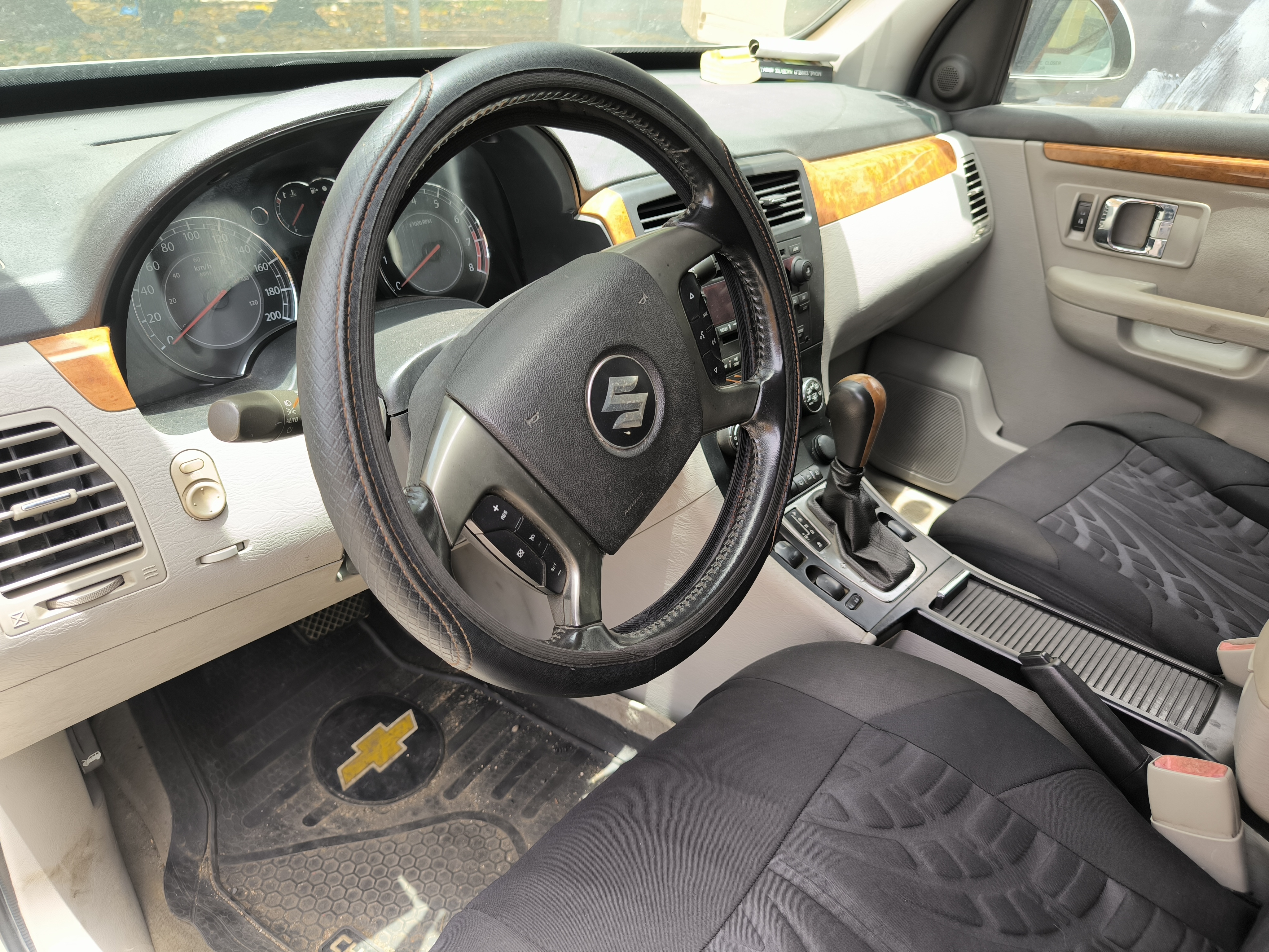 jeepetas y camionetas - Se vende o cambia Suzuki XL-7 año 2007 3