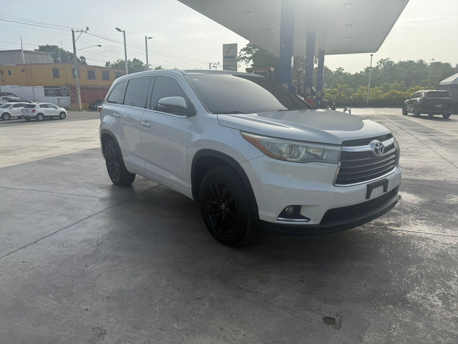 jeepetas y camionetas - Toyota higlander le 2016 3