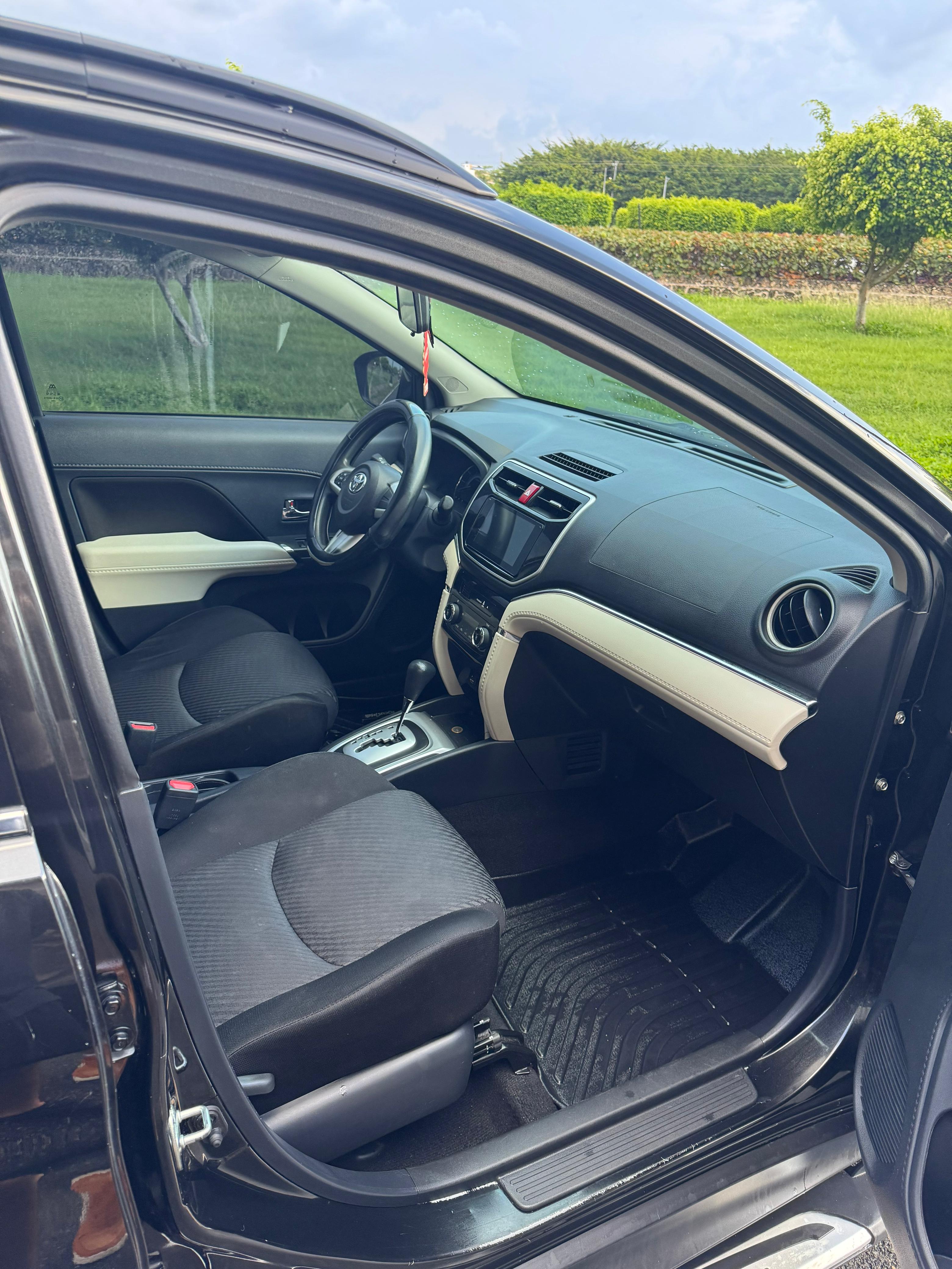 jeepetas y camionetas - Toyota Rush G 2020, 54k km, único dueño. 6