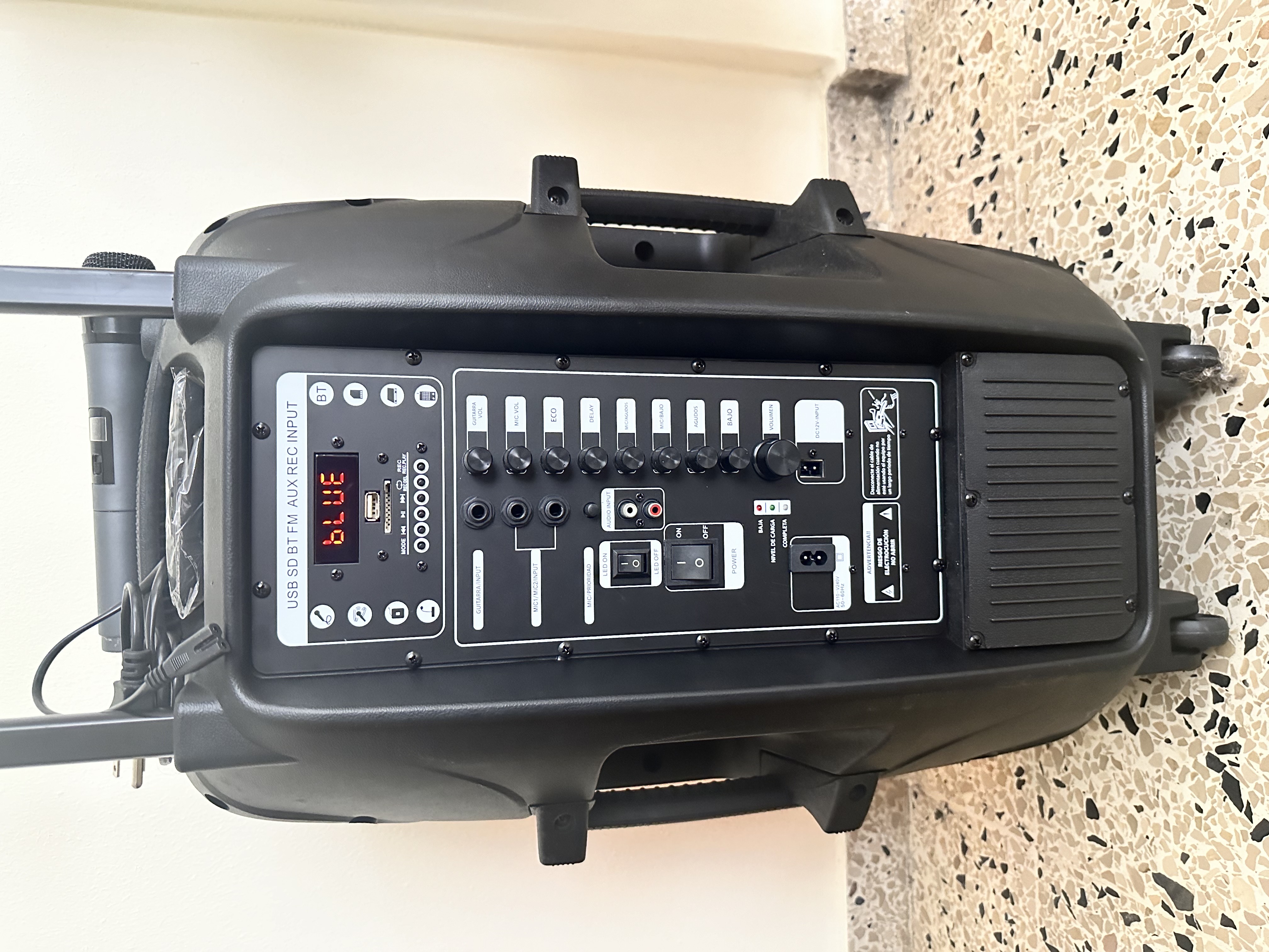 camaras y audio - Bocina Portatil 15” en oferta 2