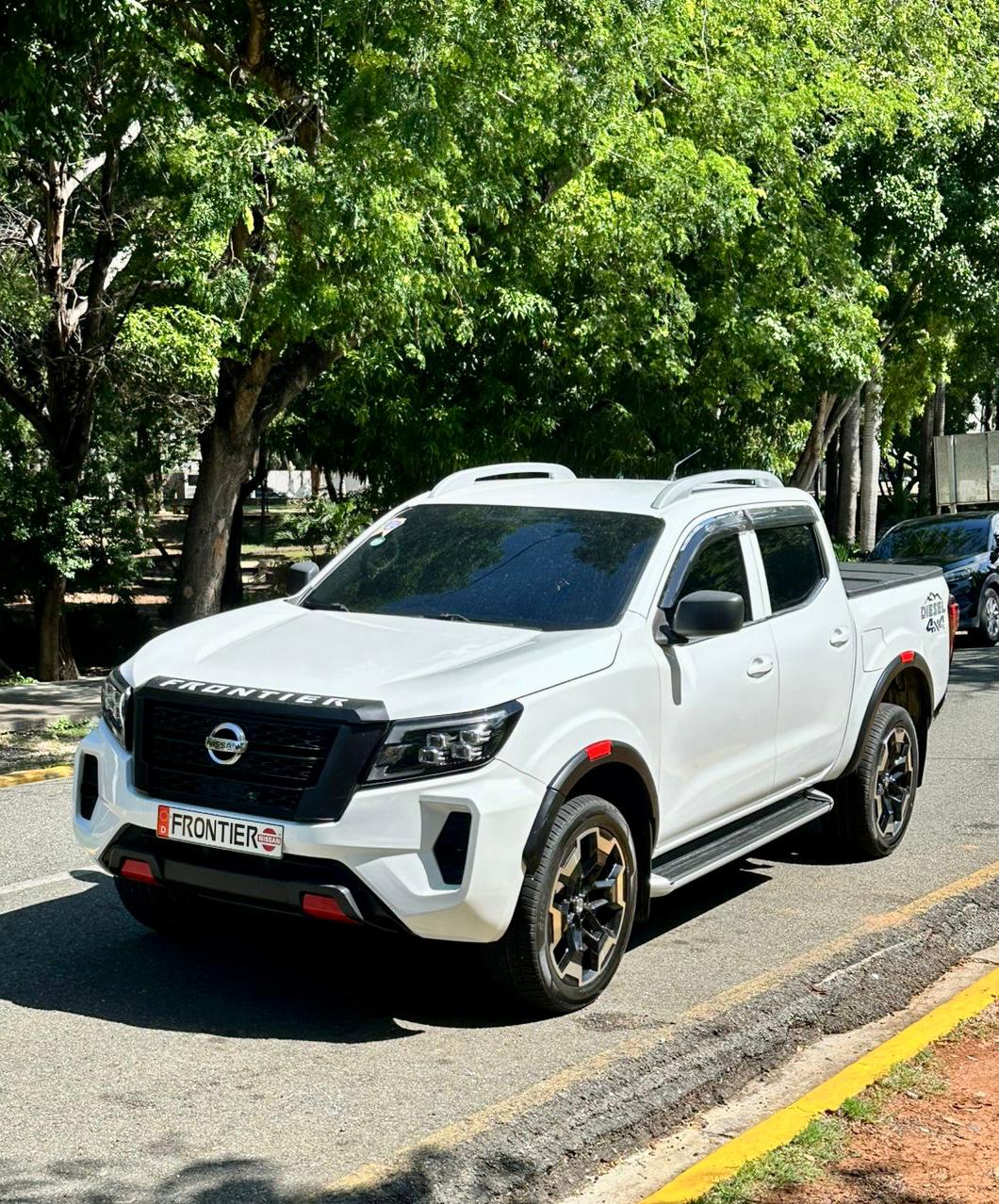 camiones y vehiculos pesados -  NISSAN FRONTIER NP300 2020 4X4 COMO NUEVA 0