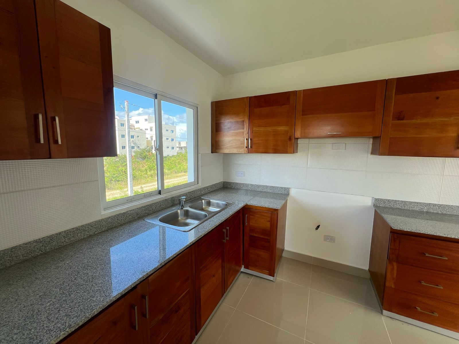 apartamentos - Se Vende Apartamento Nuevo en 2do Nivel, Prox a la Aut Las Américas 