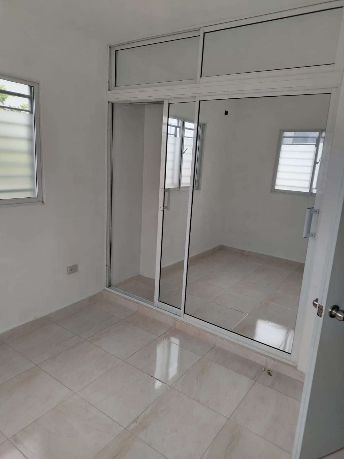 apartamentos - Se Alquila Apartamento en Colinas De Arroyo II 7