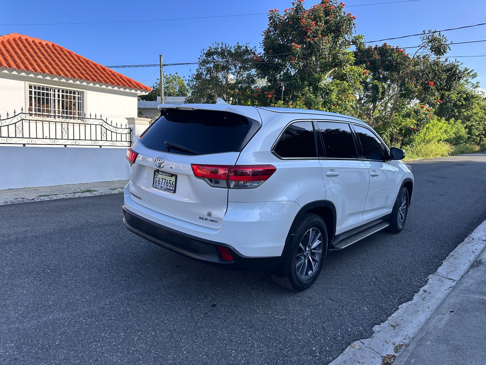 jeepetas y camionetas - Toyota higlander xle 2019 clean carfax  2
