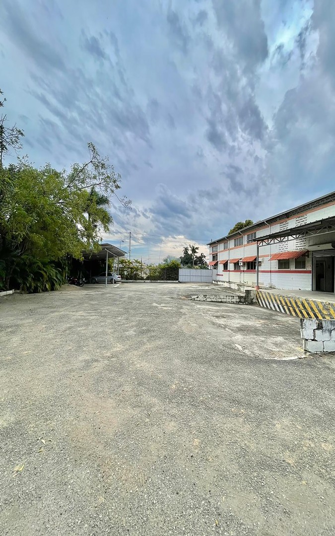 otros inmuebles - Vendo Tres Naves industriales