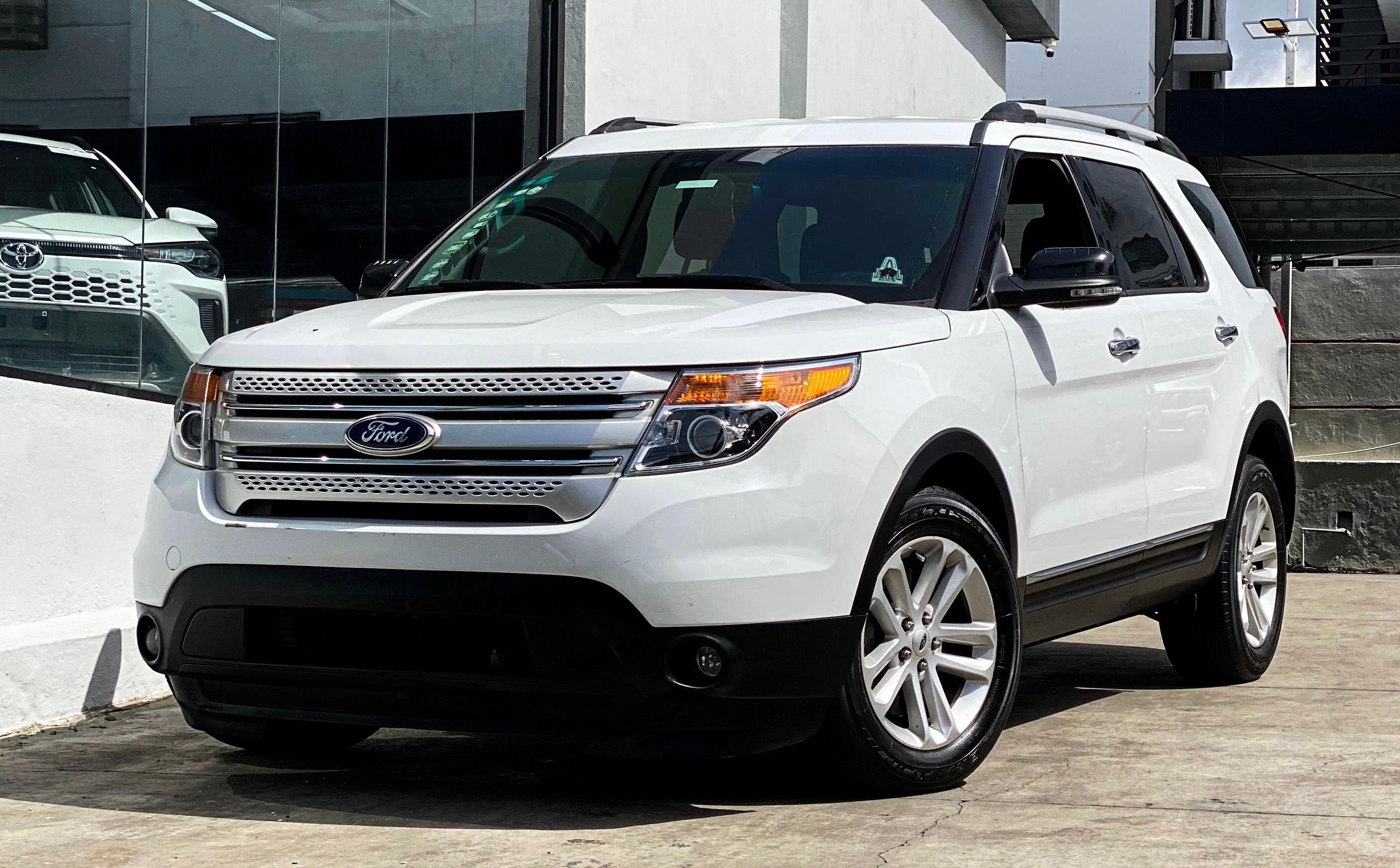 jeepetas y camionetas - Ford Explorer XLT 2015 FINANCIAMIENTO DISPONIBLE NO IMPORTA EL CRÉDITO  0