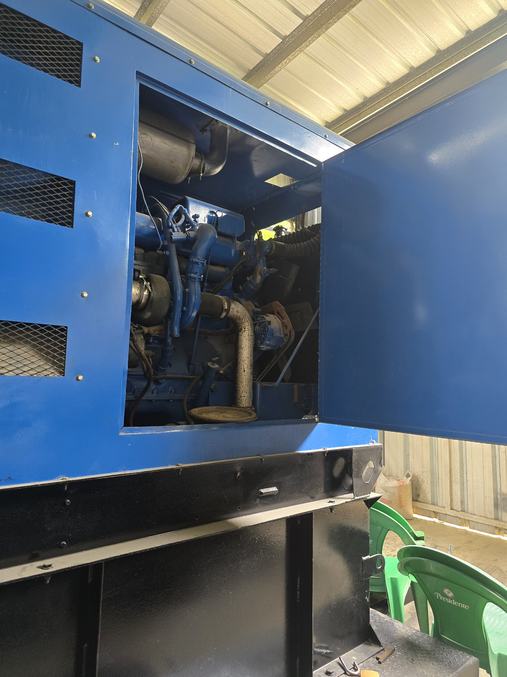 equipos profesionales - Vendo Planta Trifasica de 125 kVA en $540,000 Santo Domingo Norte  2