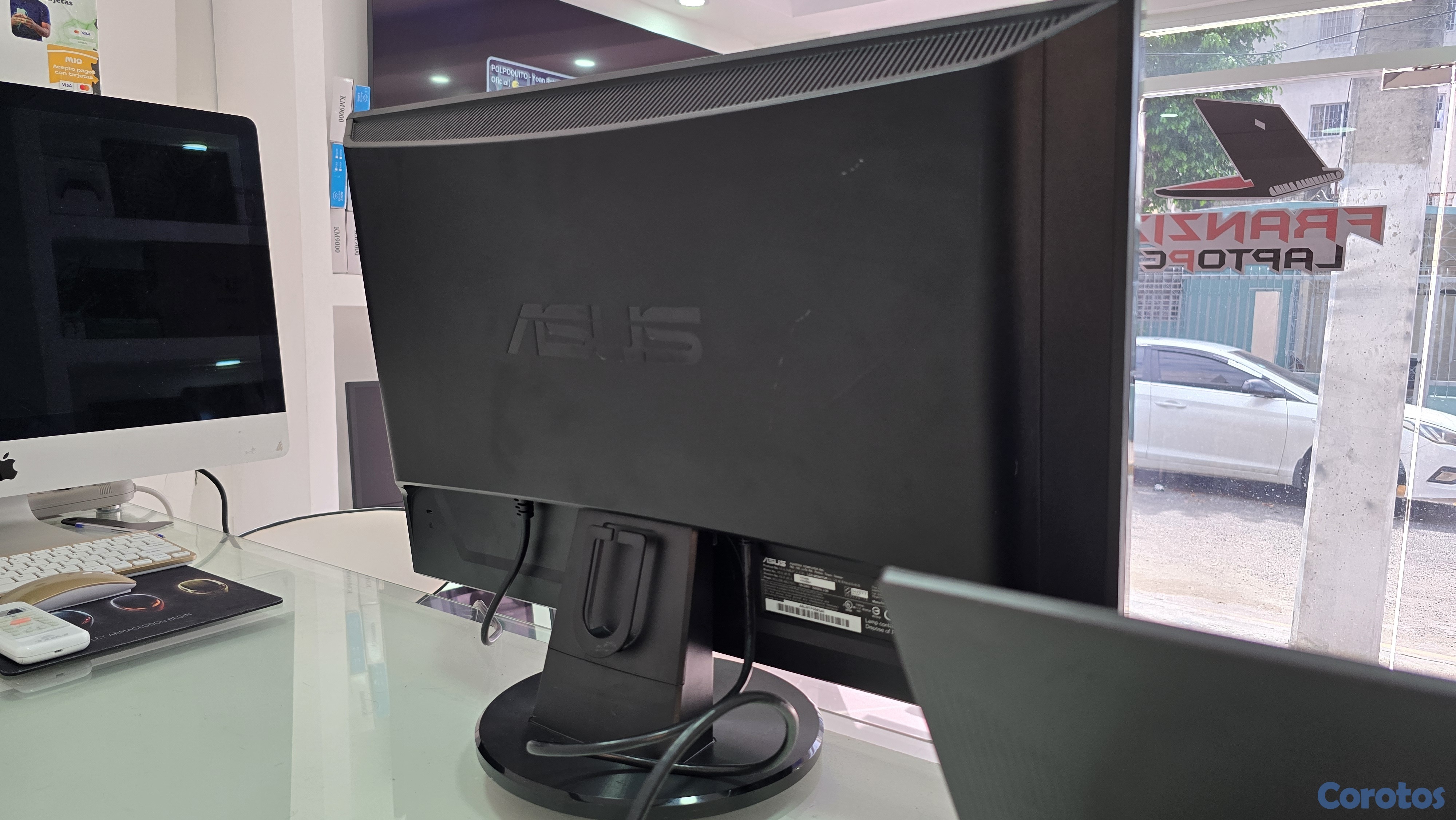 computadoras y laptops - Monitor Asus 27 Pulg hdmi vga trae Bocinas internas  3