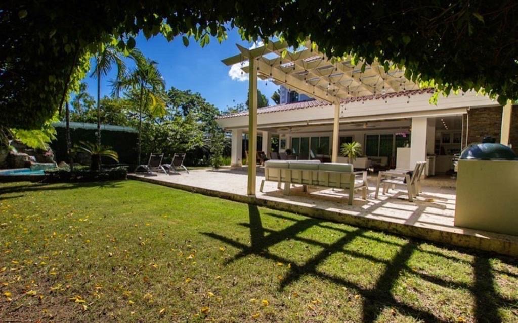 casas - venta de casa en Cuesta hermosa III con 1,537mts en el Distrito Nacional  7