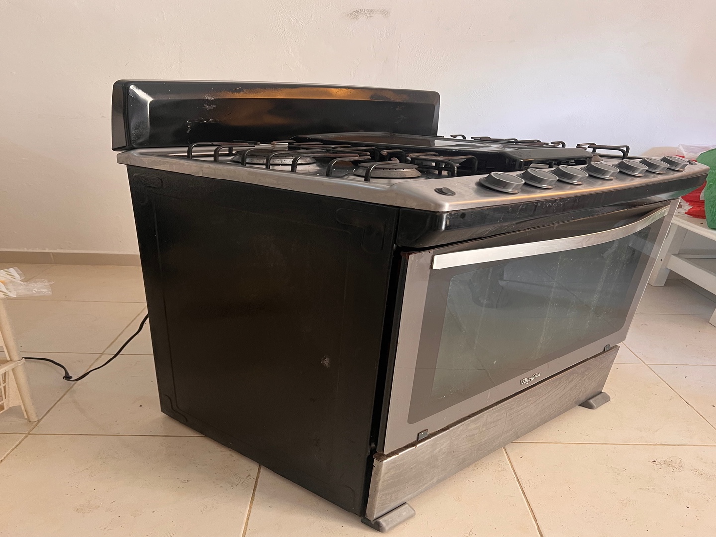 cocina - Estufa Whirlpool de 6 ornillas  0