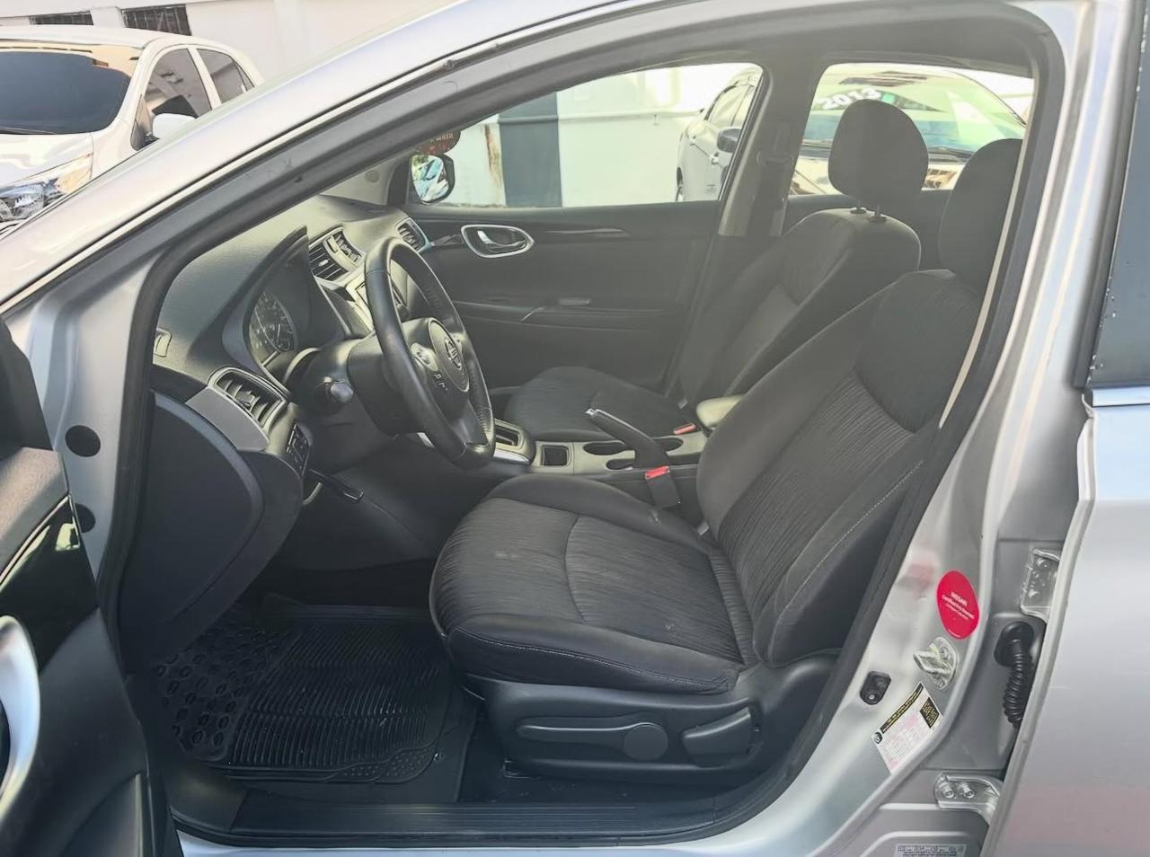 carros - Nissan Sentra SV 2019 5