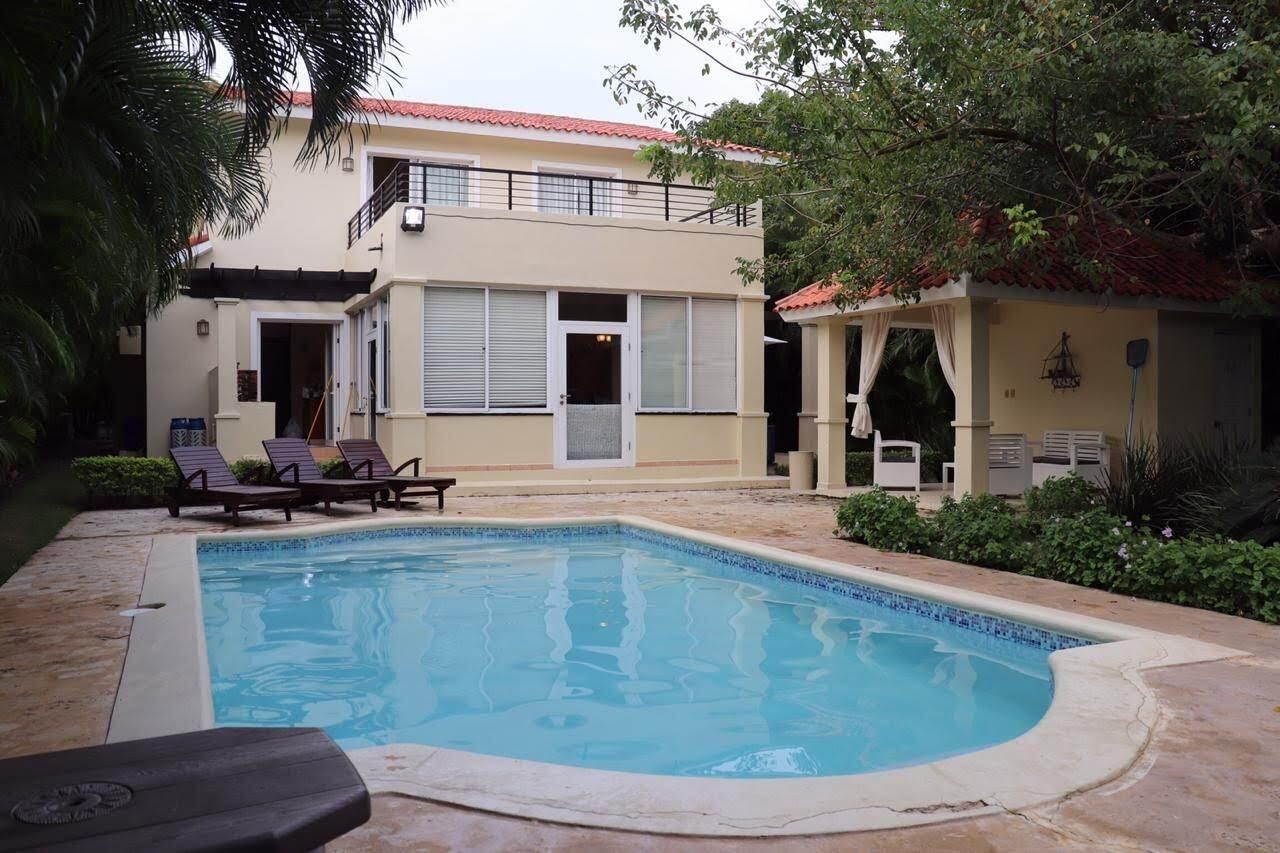 casas vacacionales y villas - Hermosa Villa de Tres Habitaciones totalmente amueblada y acogedora. 1