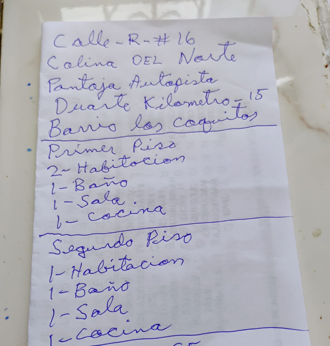 casas - la casa es de 2 nivele y está en 45 mil dólares número de WhatsApp 7868817593 3