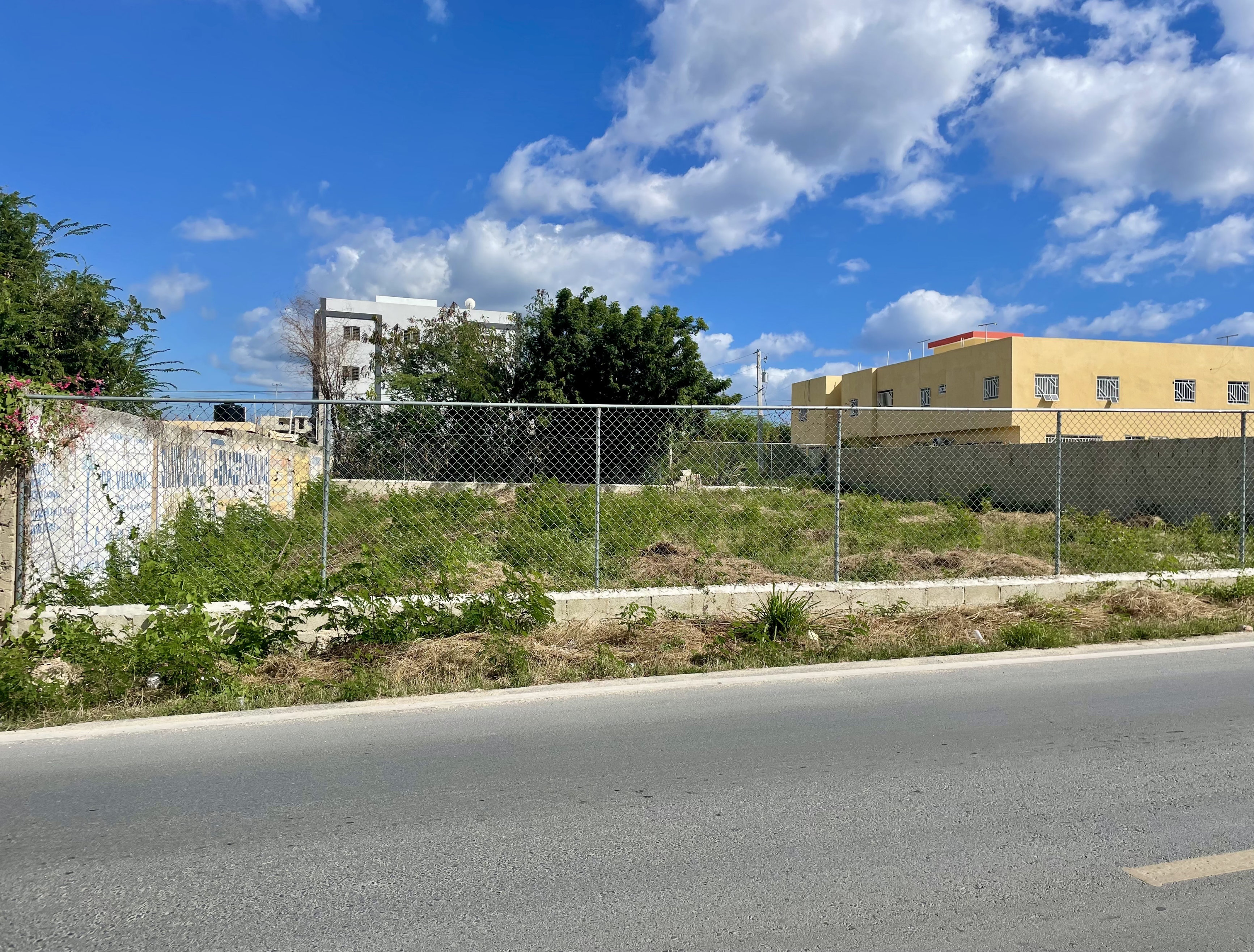 solares y terrenos - La Romana en La Caleta - Terreno de 540 m² 1
