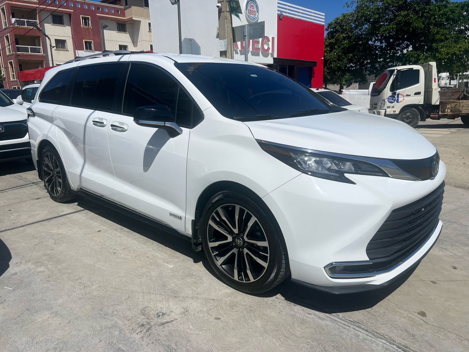jeepetas y camionetas - Toyota Sienna 2021 8