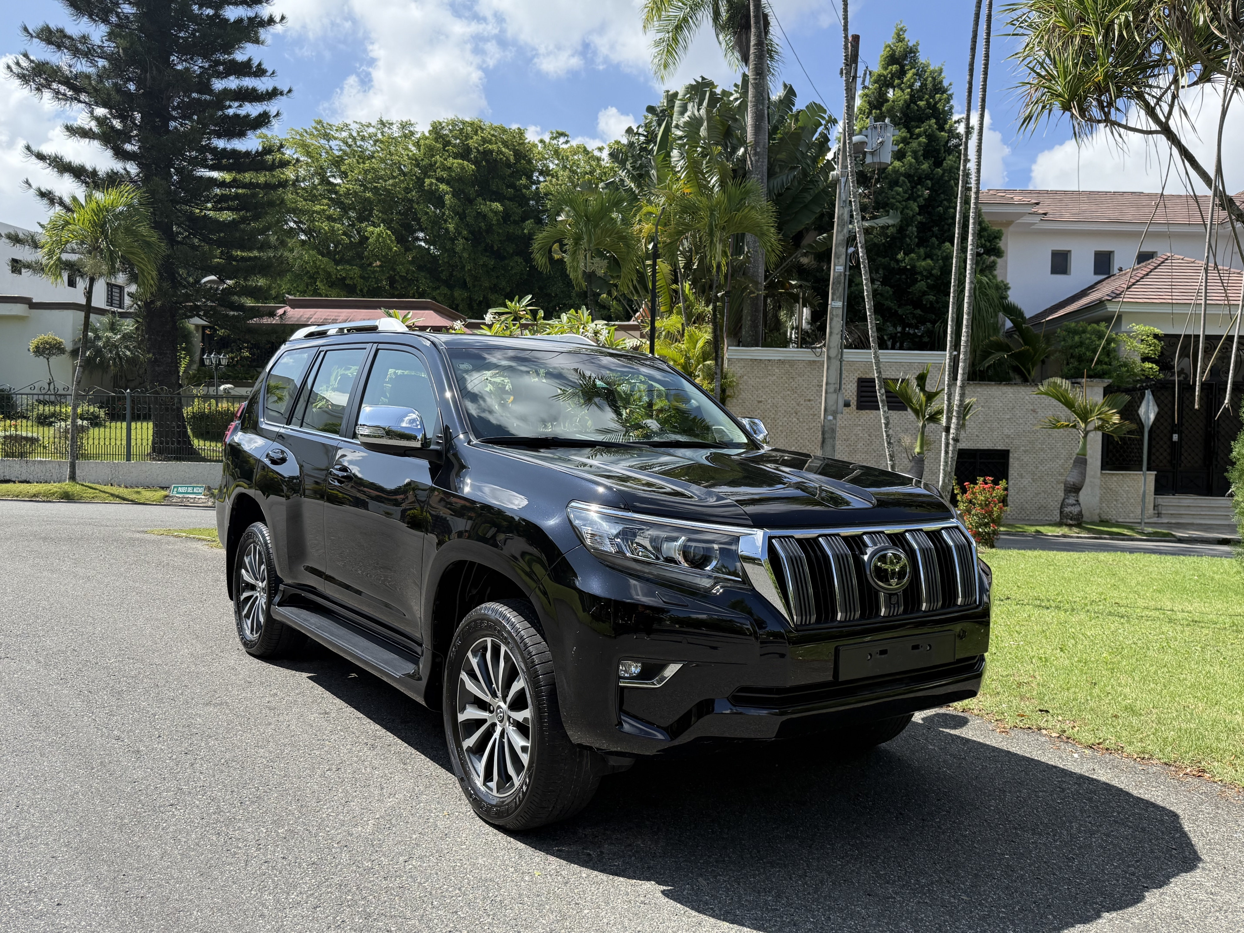 jeepetas y camionetas - Toyota Land Cruiser Prado VXL  1