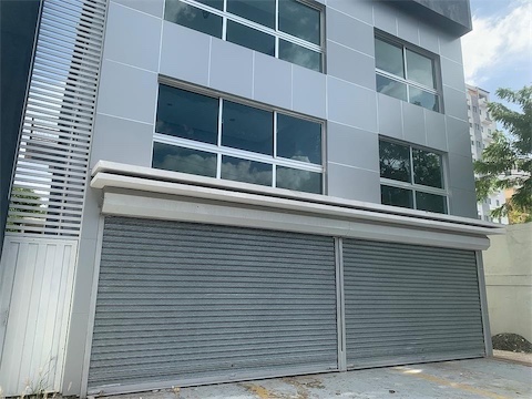 oficinas y locales comerciales - Local céntrico y comercial 3