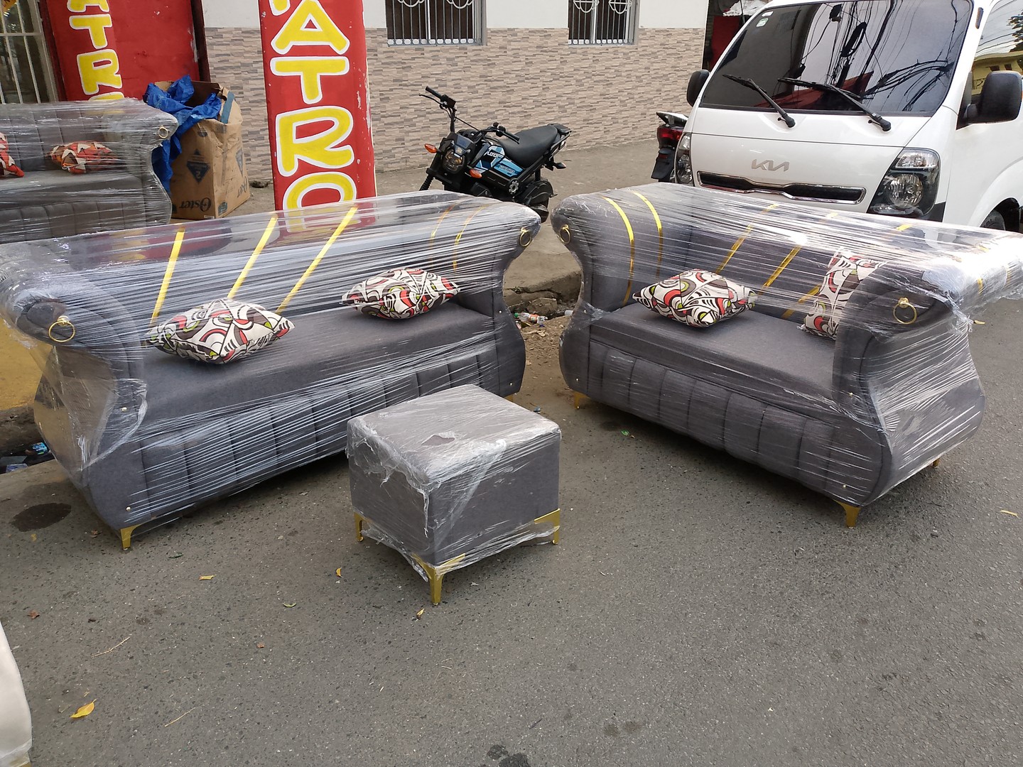 muebles y colchones - Juego de mueble 3 y 2 estilo pato superior con cinta dorada  2