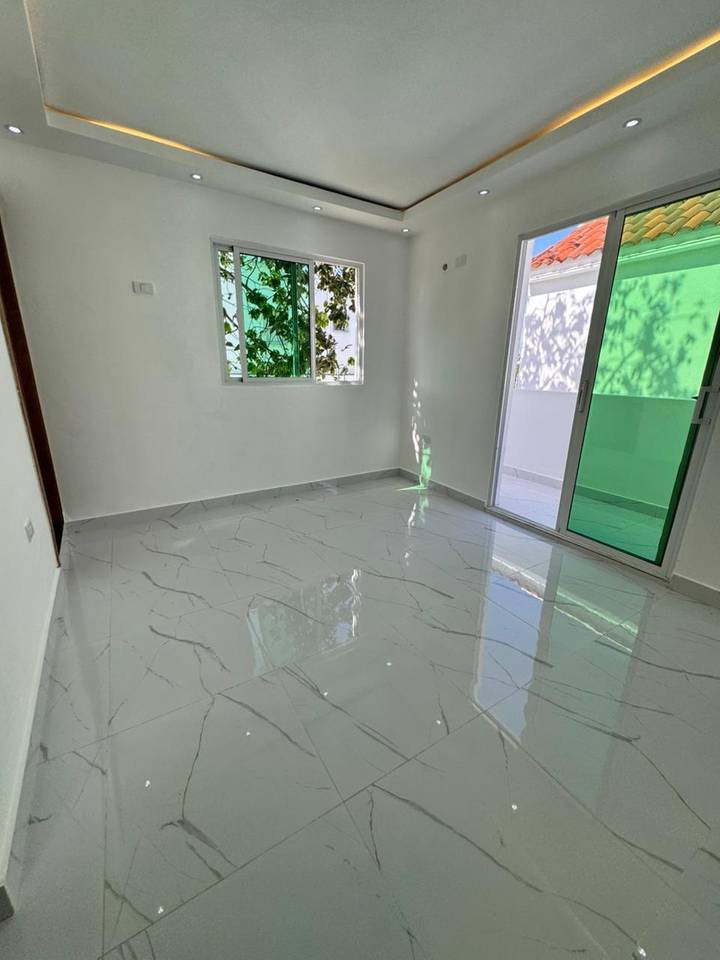 casas - Casa con piscina en prado oriental  4