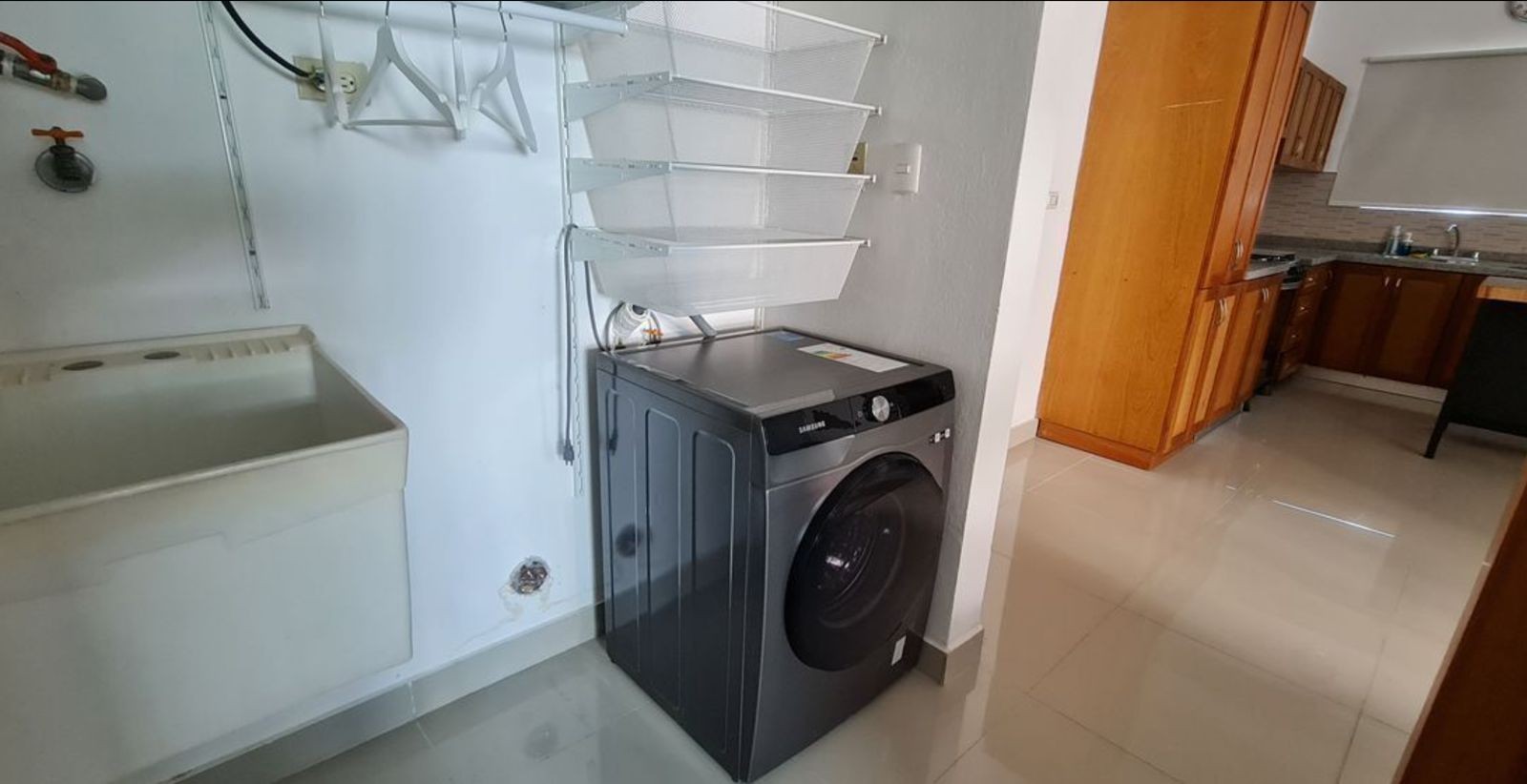 apartamentos - Evaristo Morales apto
Precio vacio: USD$130,000
Precio Amueblado: USD$140,000 2
