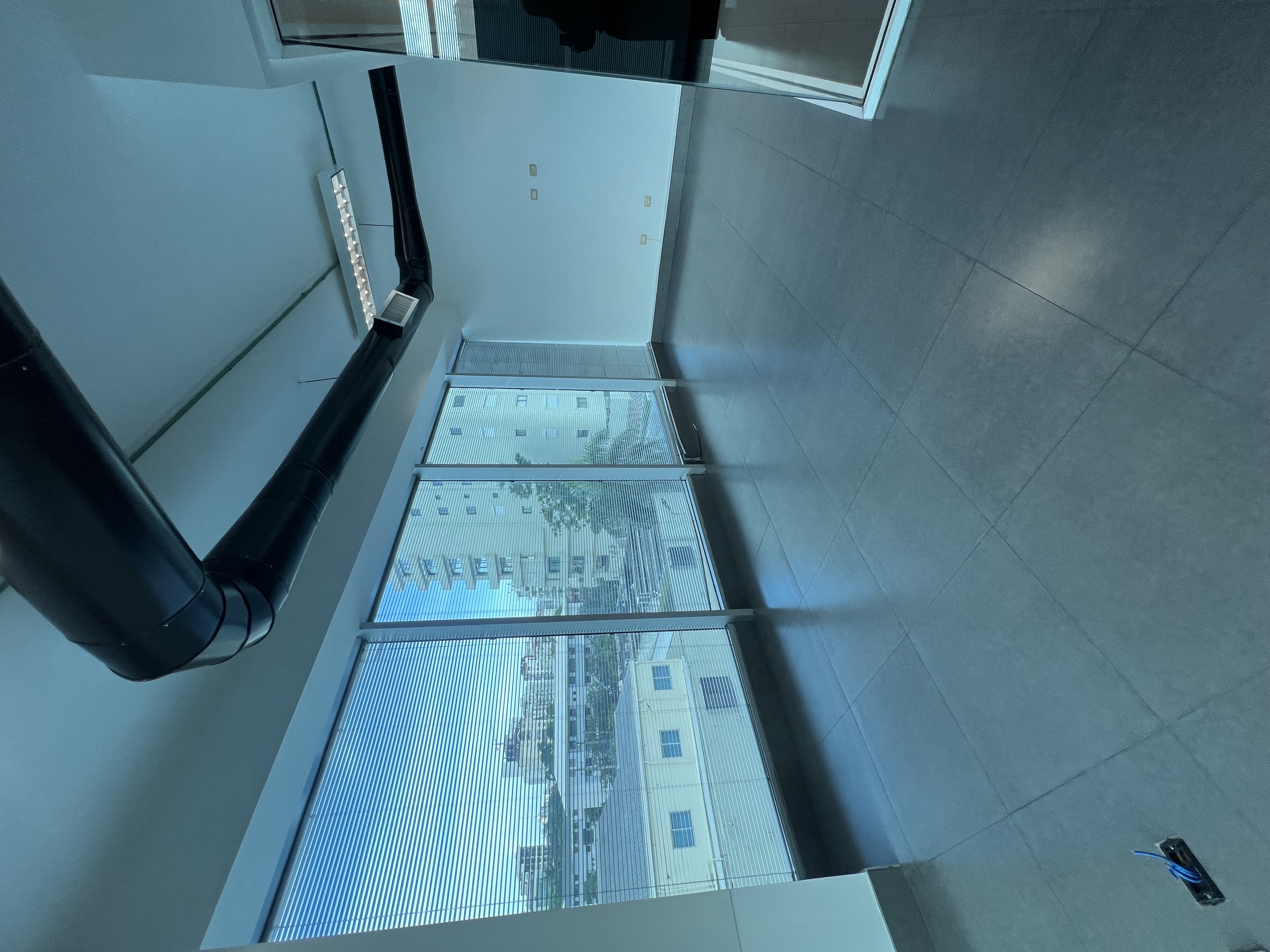 oficinas y locales comerciales - LOCAL COMERCIAL DISPONIBLE DE INMEDIATO EN TORRE CORPORATIVA SECTOR PIANTINI 2