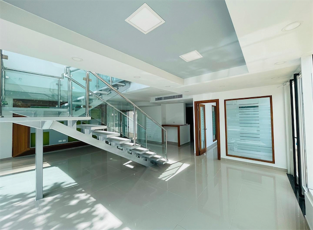 oficinas y locales comerciales - Local en torre corporativa 4