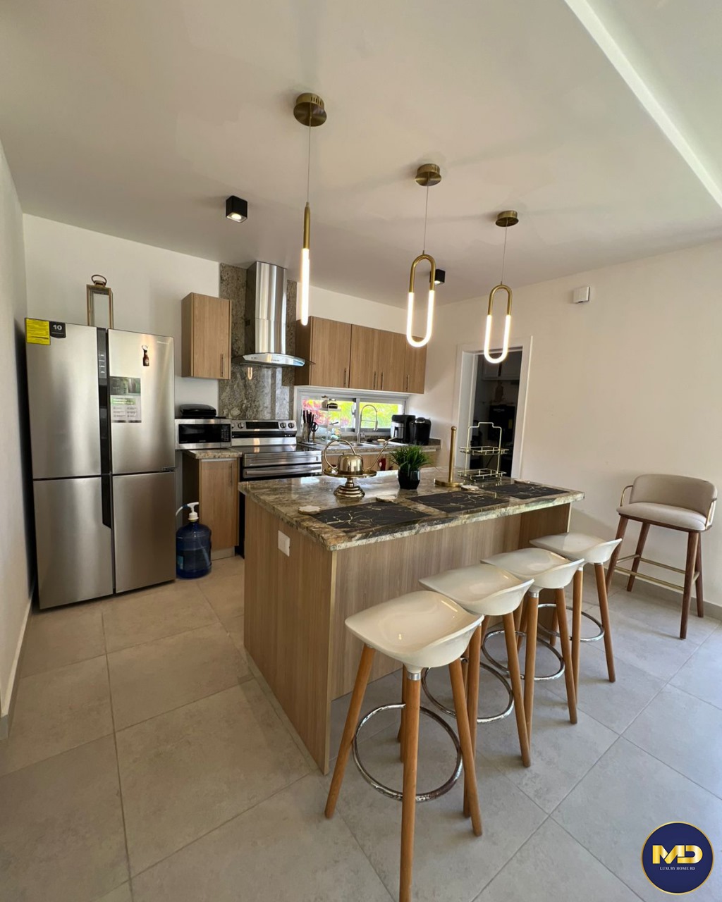 casas vacacionales y villas - Se Vende villa Amueblada, con terraza y piscina con Jacuzzi ubicada en La Romana 3