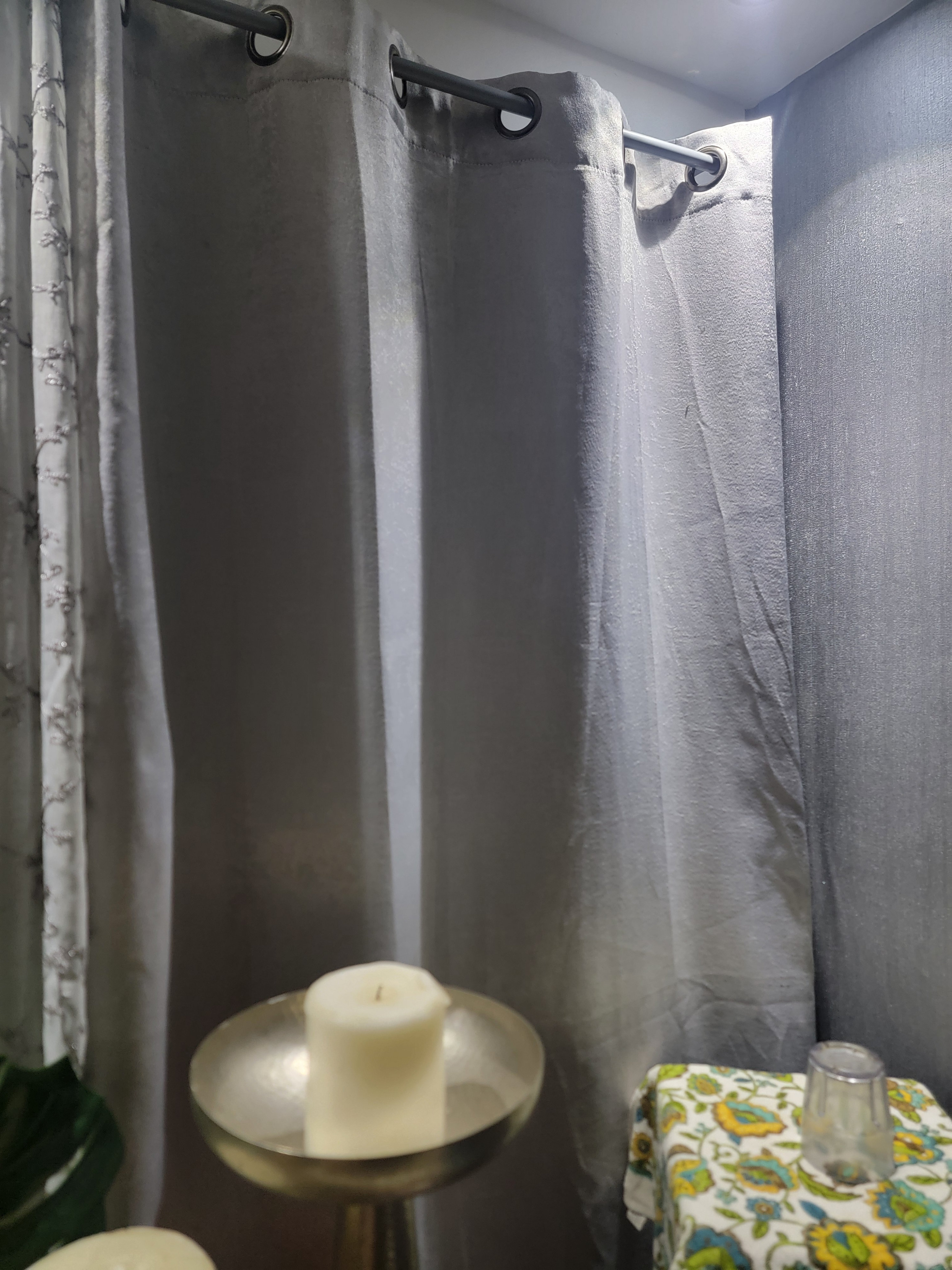 decoración y accesorios - cortinas gris blackout usada 