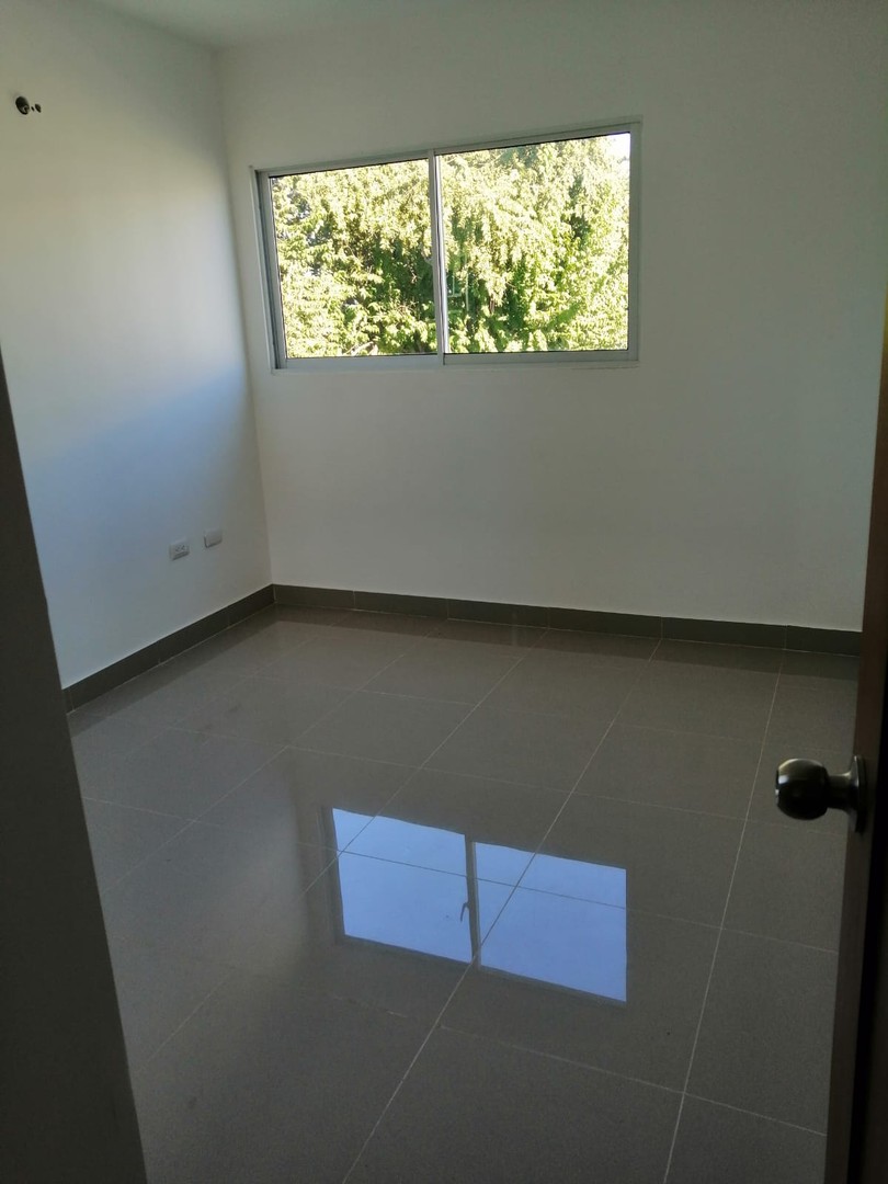 apartamentos - Se Vende Apartamento von Piscina en Llanos de Gurabo 7