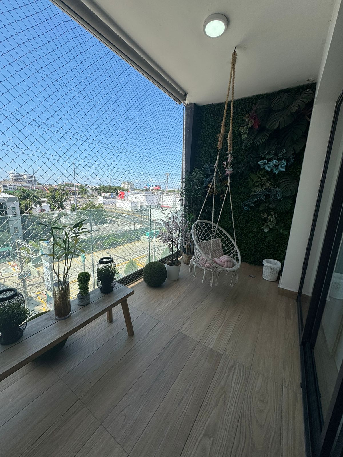 apartamentos - Venta de Apartamento en Serralles piso alto 