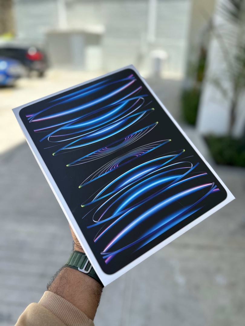 celulares y tabletas - Vendo iPad Pro 12.9 inch  512GB (6th Gen) M2 Apple CHIP/ Sellada $ 63,500 NEG 0