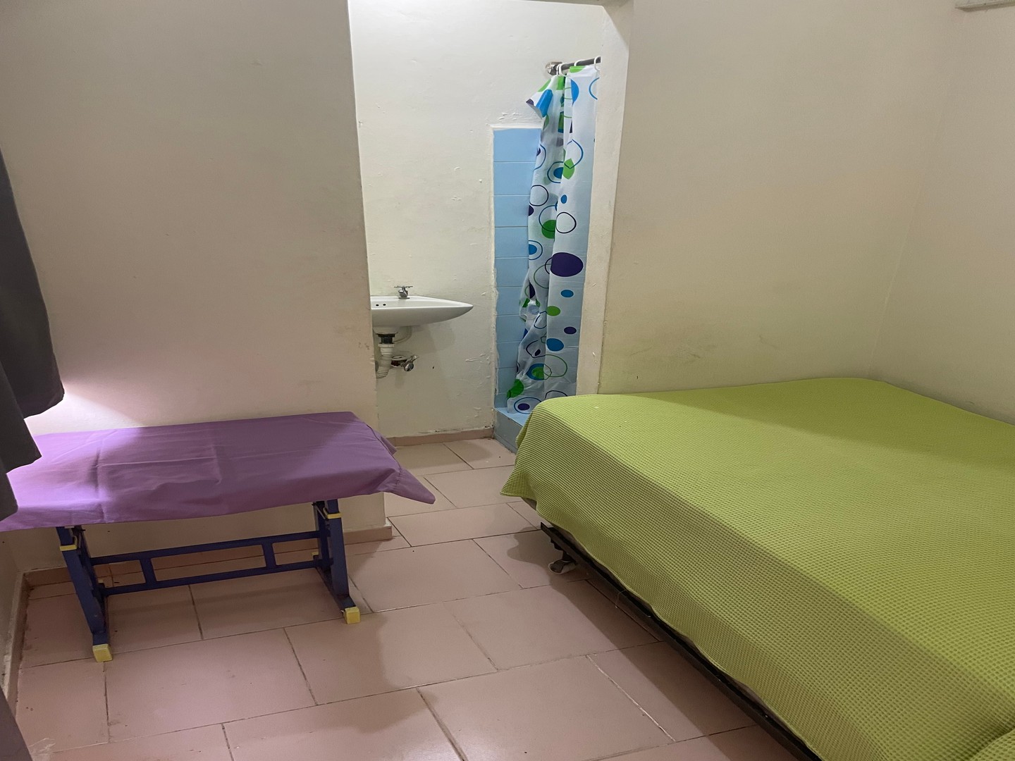 habitaciones y viviendas compartidas - Habitación amueblada con entrada independiente 1