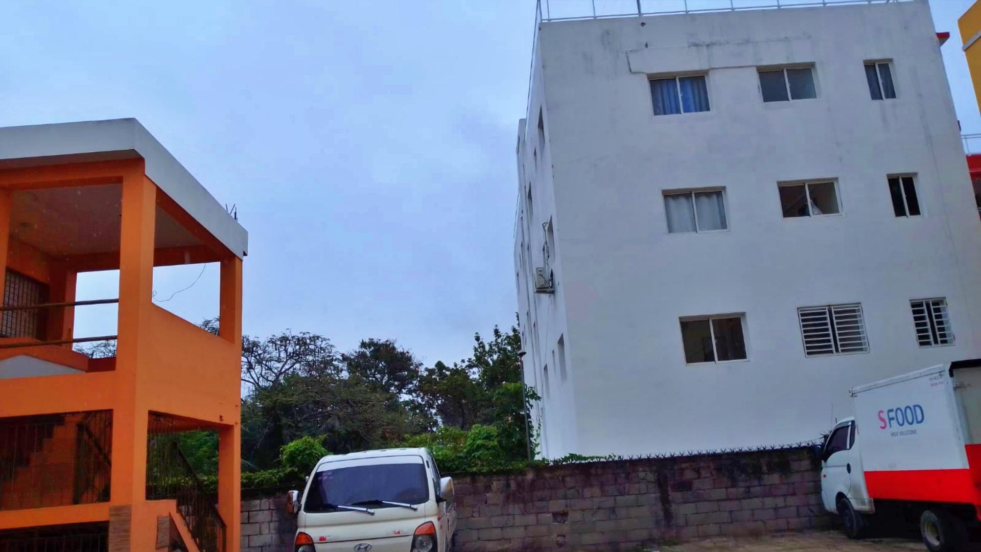 apartamentos - Two-level building for investment in Villa Satélite 8