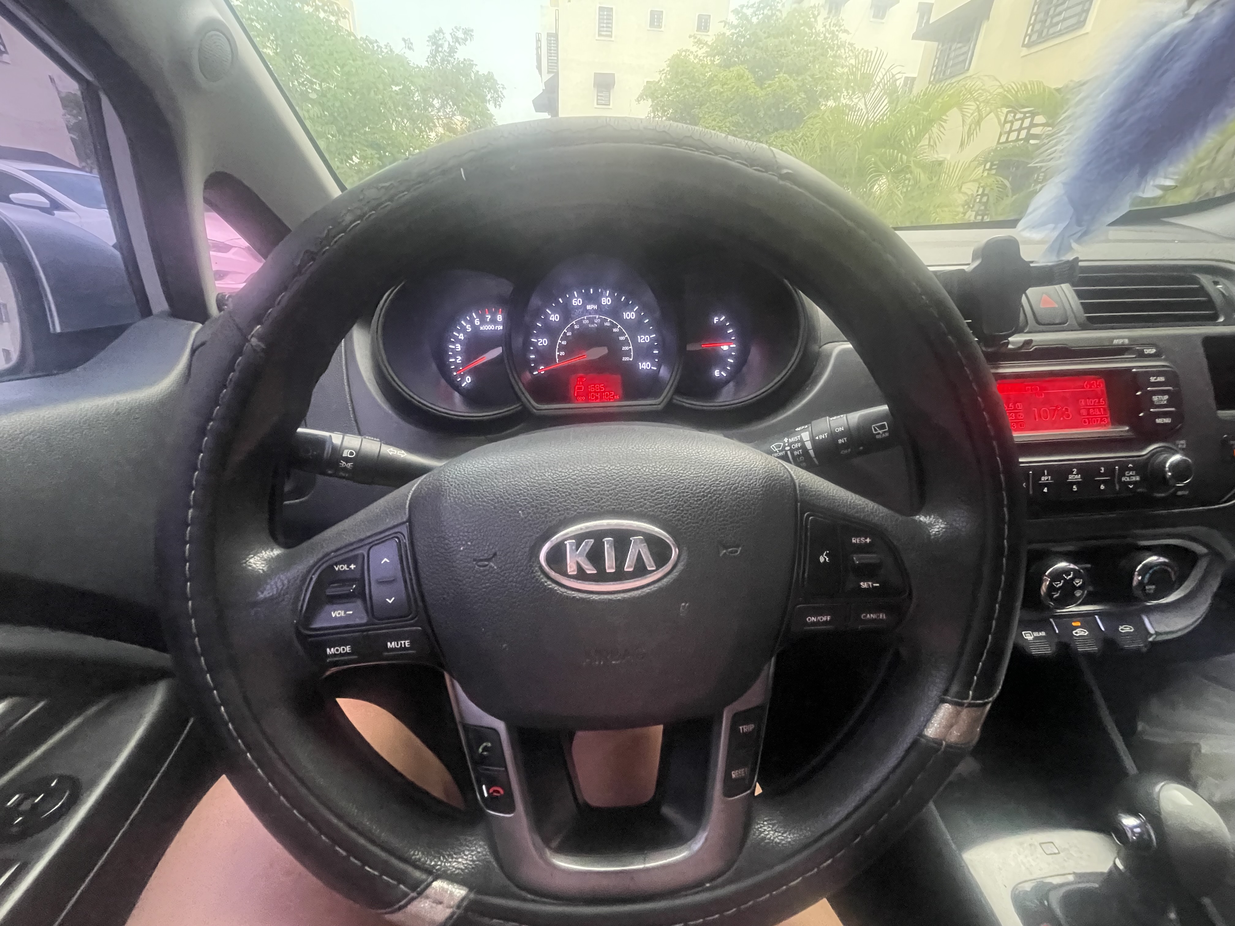carros - Kia Río EX 2012, tipo hatchback  3