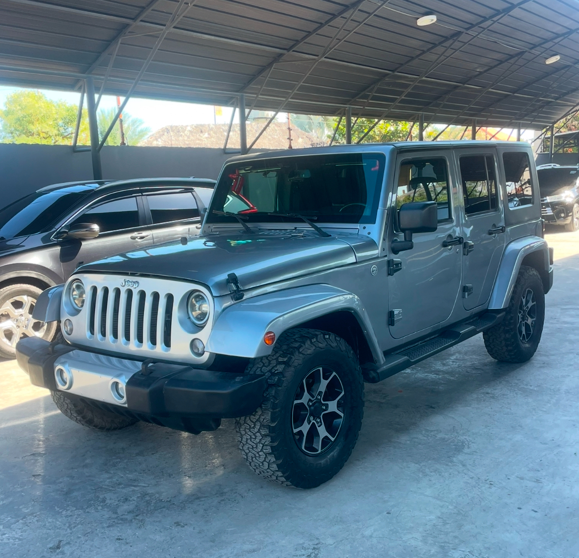jeepetas y camionetas - Jeep wrangler Sahara 2014 0